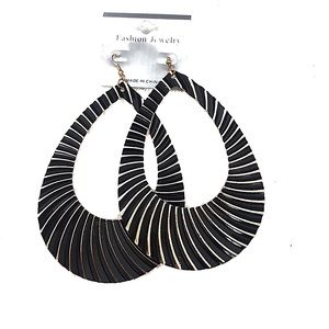 NWOT Black and gold oversized tear drop earrings